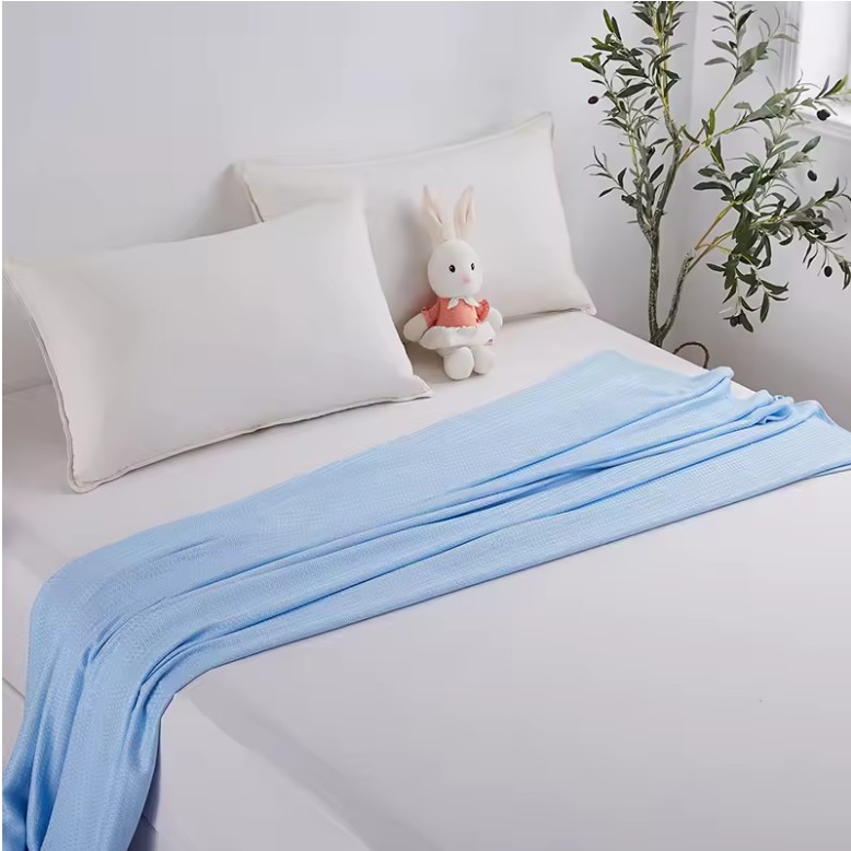100% Bamboo Fiber Summer Quilt – Lightweight, Breathable & Soft Air Conditioning Blanket - Image 2